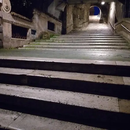 A In 2* Rome