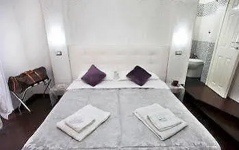 A In Bed & Breakfast